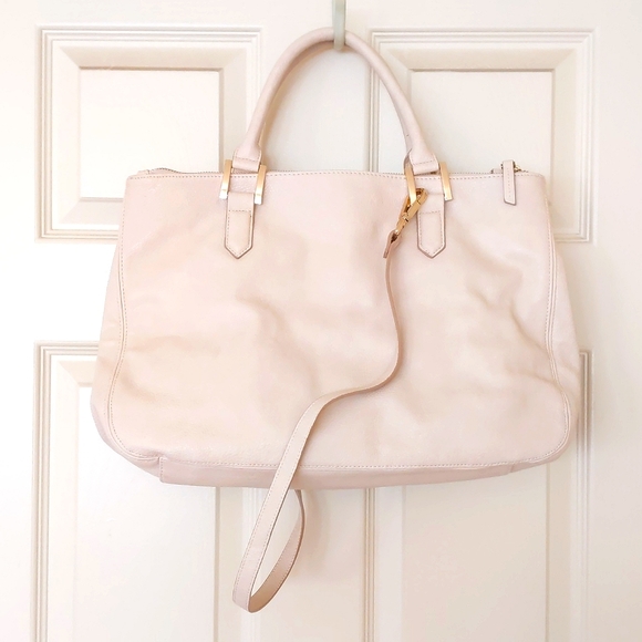 NWT. The Limited Crossbody/Shoulder/Laptop bag with three layers - Picture 2 of 5